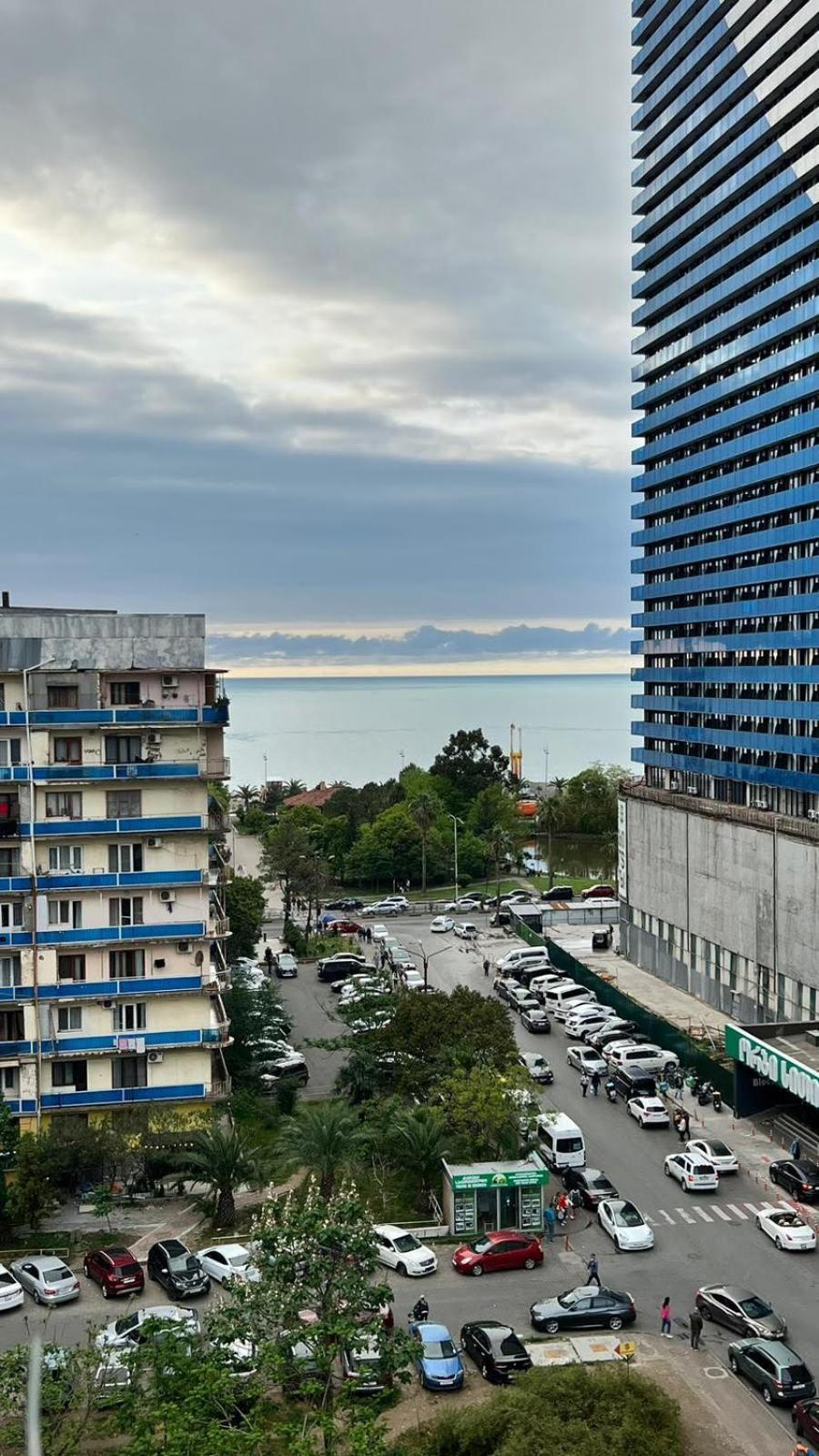 Big Flat In Batumi Apartment ภายนอก รูปภาพ